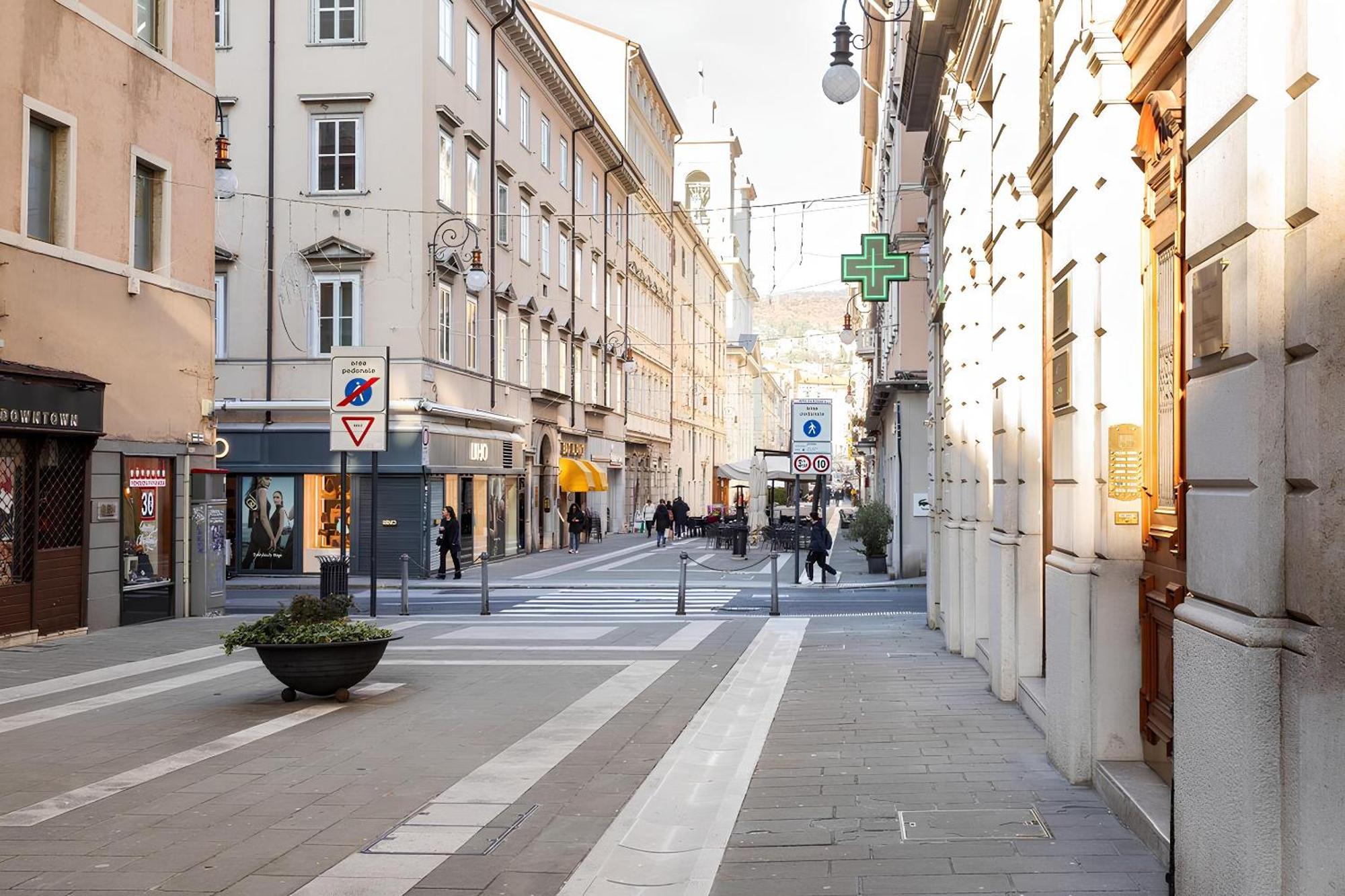 Ponte Rosso Apartment Trieste Exterior photo